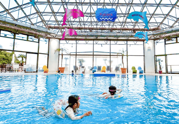 ホテルカターラRESORT & SPA 全天候型プール